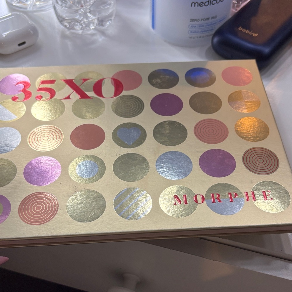 Morphe 35XO Palette with Gold and Pink Hues